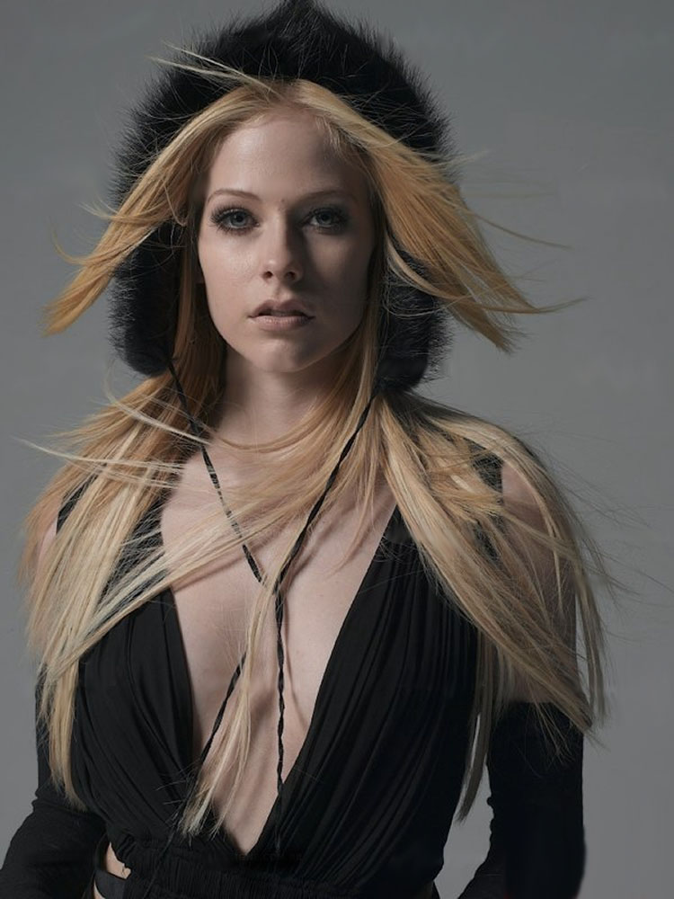 Avril lavaigne naked